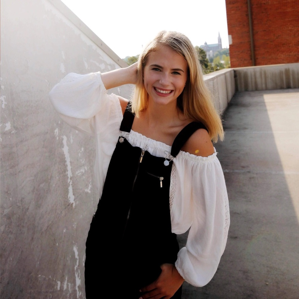 Meet your Posher, Julia